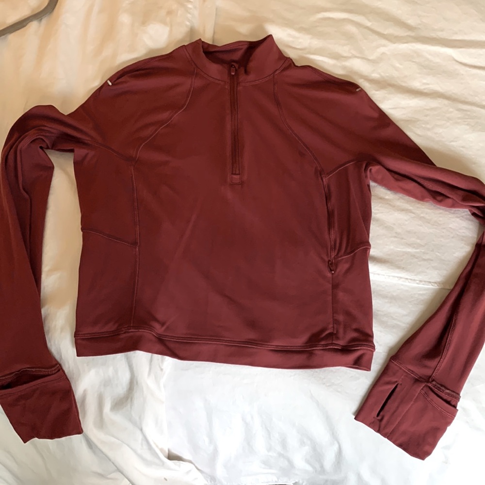 LuLuLemon It’s Rulu cropped half zip
